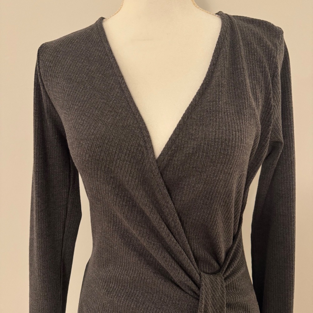VICI Charcoal Grey Ribbed Long Sleeve Knot Front V-Neck Mini Dress Medium - Picture 4 of 11